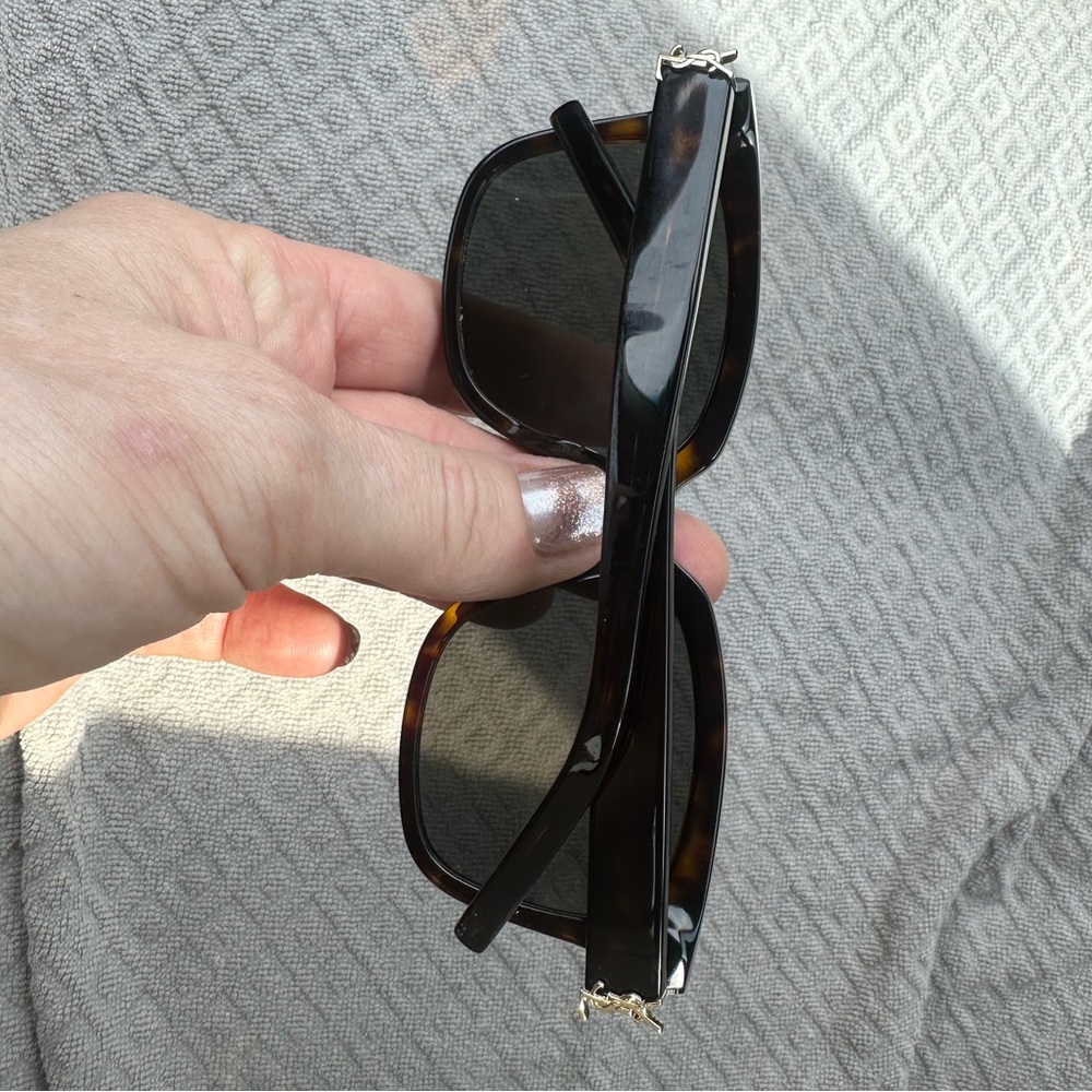 Yves Saint Laurent YSL SL M40 oversized sunglasses - Picture 9 of 12